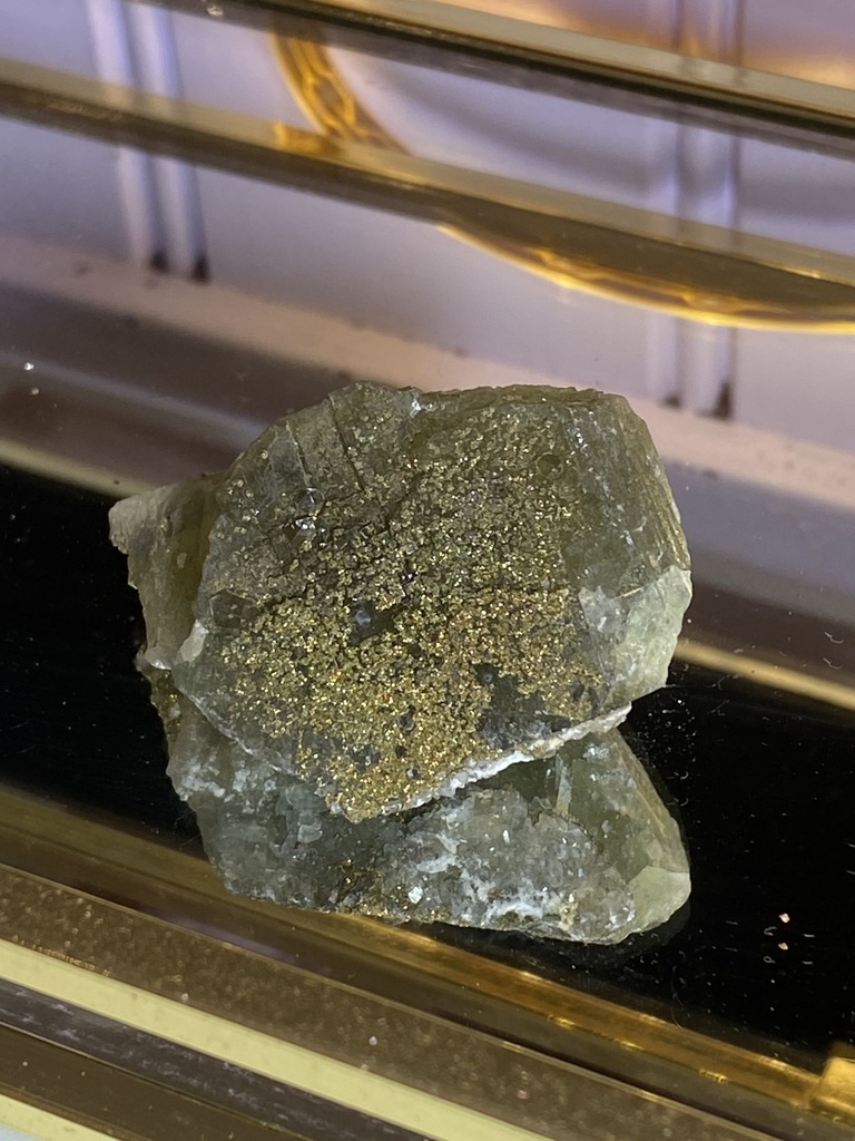Lot 7: Pyrite sur fluorine