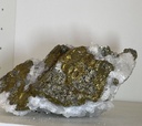 Lot 11 :Pyrite sur Cristal de roche