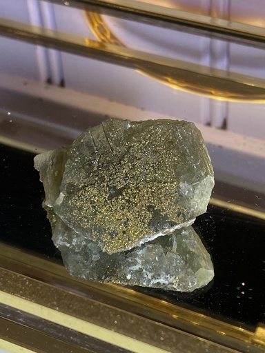 Lot 7: Pyrite sur fluorine