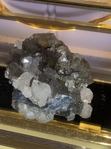 Lot 10 :Pyrite sur fluorine