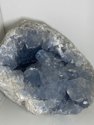 Lot 32: Celestine