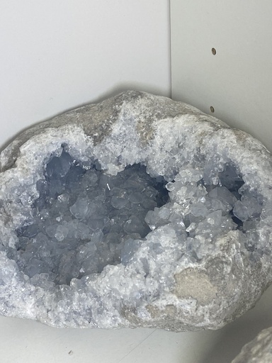 Lot 33: Celestine